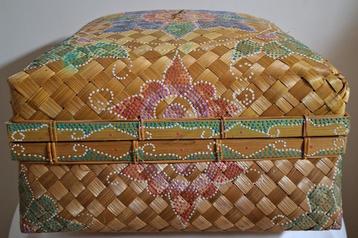 Set 3 Balinese offermanden. Breedte 29cm, hoogte 19cm. beschikbaar voor biedingen