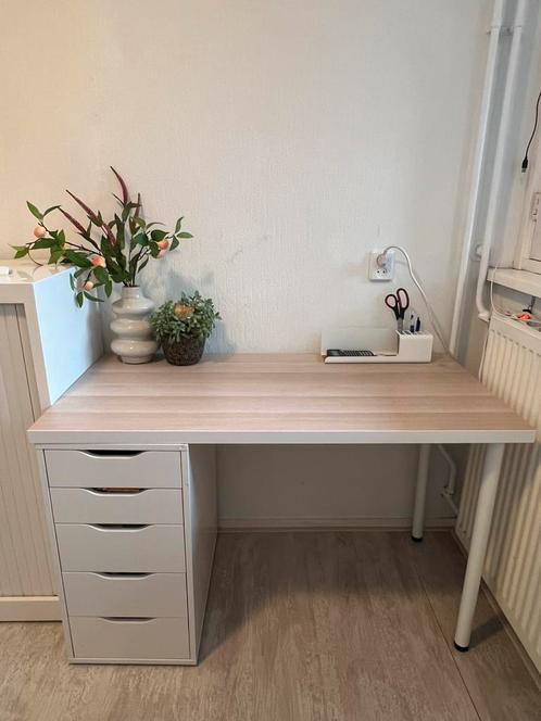 Ikea bureau linnmon incl poten, Huis en Inrichting, Bureaus, Zo goed als nieuw, Ophalen