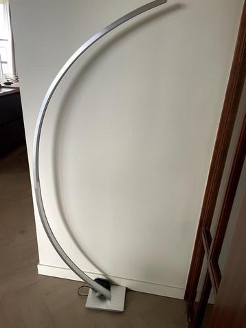 Design LED vloerlamp dimbaar beschikbaar voor biedingen