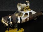 AutoWorld 1:18 Dodge Monaco BluesBrothers met Jake en Elwood, Hobby en Vrije tijd, Modelauto's | 1:18, Overige merken, AutoWorld