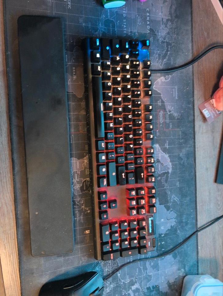Steelseries Apex Pro 2023, Computers en Software, Toetsenborden, Zo goed als nieuw, Qwerty, Bedraad, Gaming toetsenbord, Multimediatoetsen