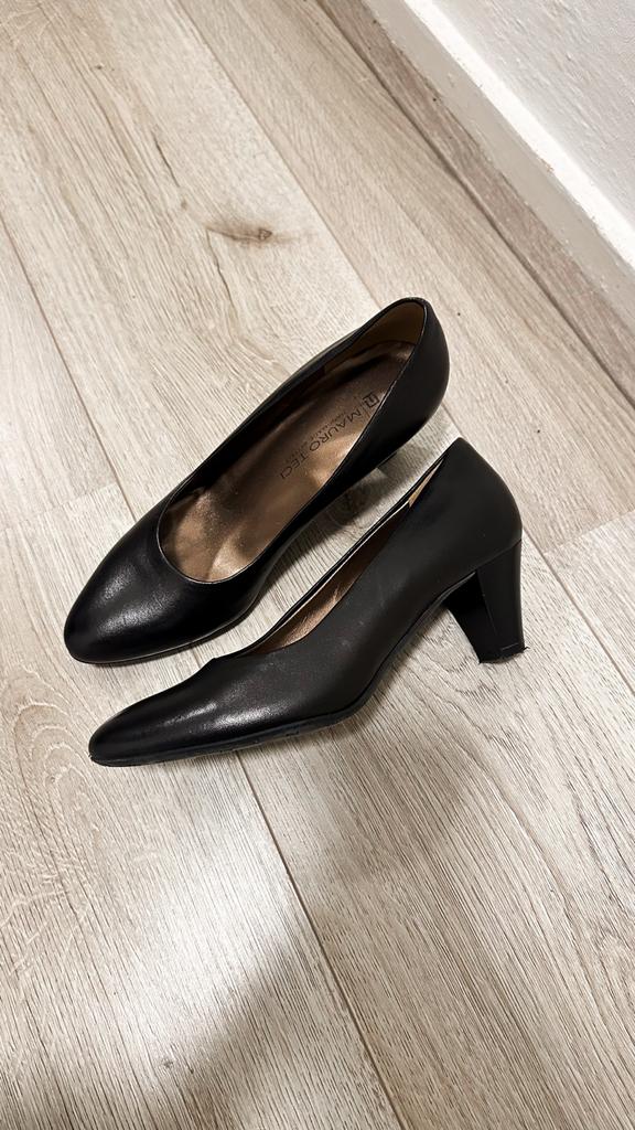 Handgemaakte leren hakken Made in Italy - Maat 36, Kleding | Dames, Schoenen, Ophalen of Verzenden, Zo goed als nieuw, Zwart, Pumps