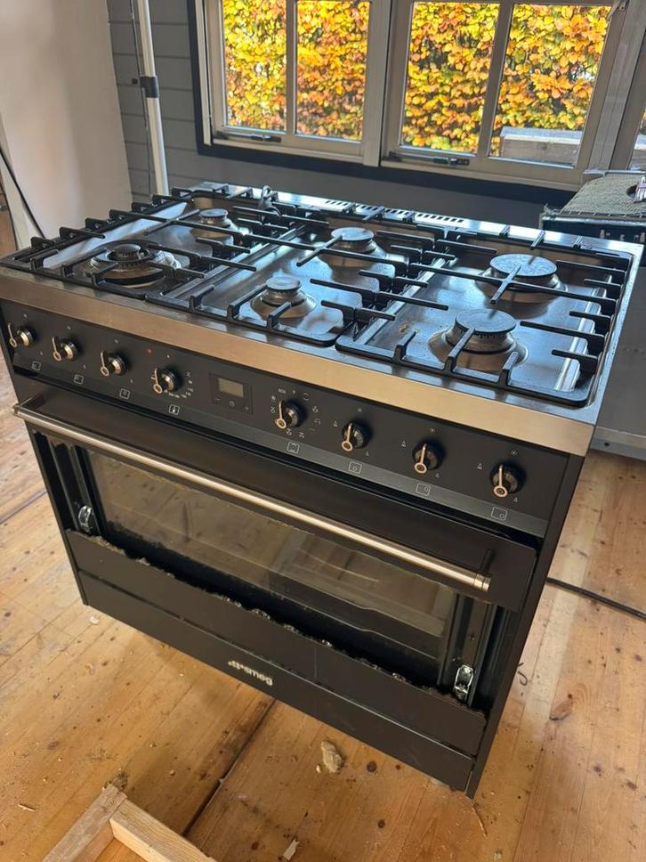 Smeg gas fornuis en oven, Witgoed en Apparatuur, Fornuizen, Gebruikt, Vrijstaand, Gas, 5 kookzones of meer, 90 tot 95 cm, 60 cm of meer