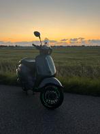 Vespa sprint 50cc, Fietsen en Brommers, Ophalen of Verzenden, Zo goed als nieuw, Benzine
