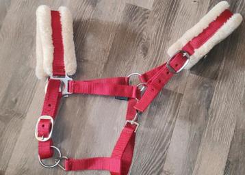 Halster met bont Rood maat Cob beschikbaar voor biedingen