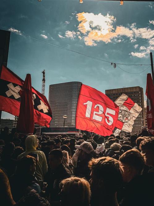 GEZOCHT / Ajax Seizoenskaart vanaf seizoen 25/26, Tickets en Kaartjes, Sport | Voetbal, Eén persoon, Juli, Seizoenskaart, Buitenland
