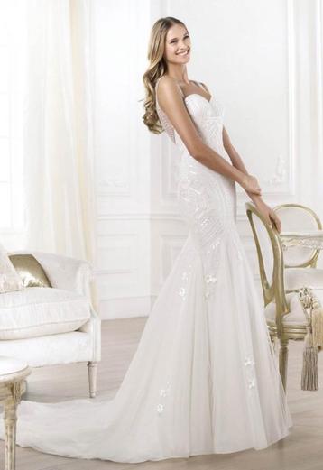 Prachtige nieuwe ivoorkleurige Pronovias bruidsjurk 36/38 beschikbaar voor biedingen