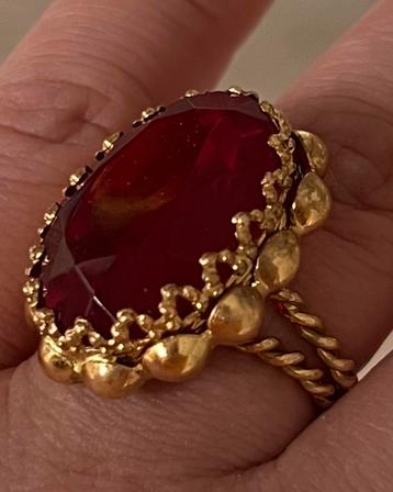 GEZOCHT: Vintage feestwinkel knijp ring beschikbaar voor biedingen