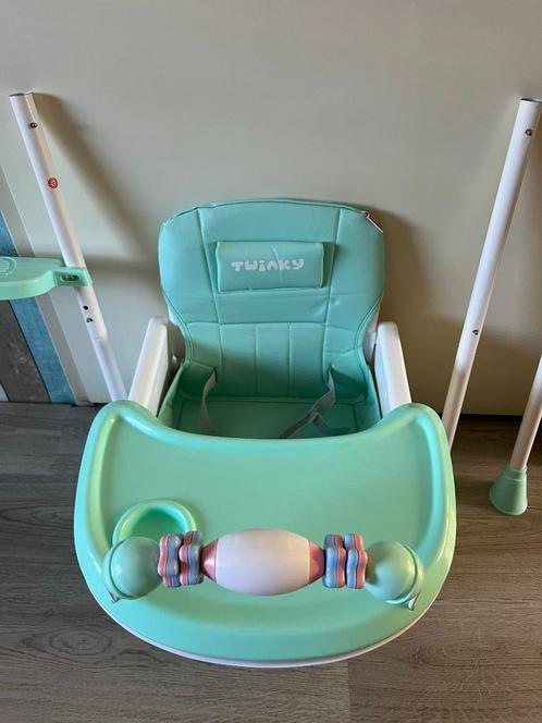 Twinky kinderstoel, Kinderen en Baby's, Kinderstoelen, Zo goed als nieuw, Overige typen, Afneembaar eetblad, Ophalen