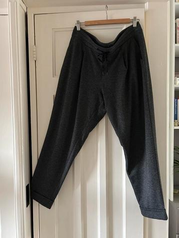 Prachtige pantalon mt 48 van C&A beschikbaar voor biedingen