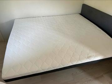 Te koop: Luxe matras 180x200 met geïntegreerde topper beschikbaar voor biedingen