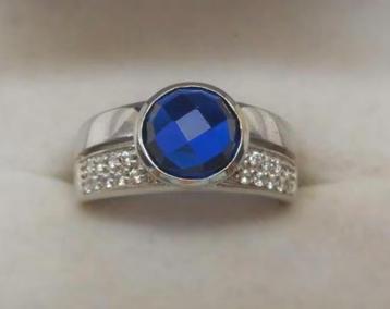 Zilveren Zinzi ring met blauwe steen beschikbaar voor biedingen