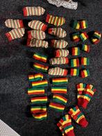 Nieuwstaat 12 sokken zweetbandjes en haarbanden carnaval, Carnaval, Ophalen of Verzenden, Zo goed als nieuw, Accessoires