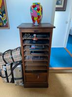 Eikenhouten archiefkast met rolluik, Ophalen