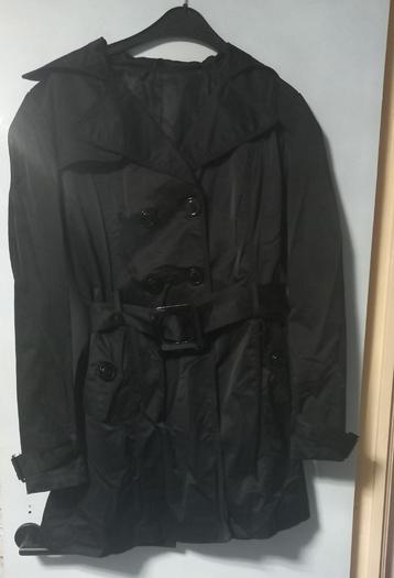 Mooie zwarte trenchcoat maat Large beschikbaar voor biedingen
