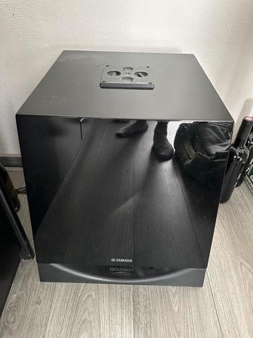 GEZOCHT: Yamaha NS-SW700 (in zwart piano lak) beschikbaar voor biedingen