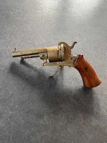 Antieke onklare lefaucheux revolver geweer pistool beschikbaar voor biedingen