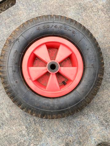 Kruiwagenbanden beschikbaar voor biedingen