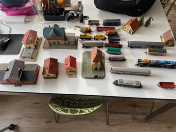 Treinwagons, Locomotief en Treinhuizen  beschikbaar voor biedingen