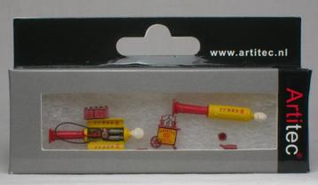 Artitec: set klassieke Shell benzinepompen en toebehoren. beschikbaar voor biedingen