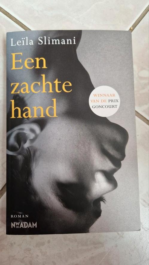 Leïla Slimani - Een zachte hand, Boeken, Literatuur, Zo goed als nieuw, Nederland, Ophalen of Verzenden