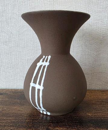 Vaasje jaren 60 beschikbaar voor biedingen