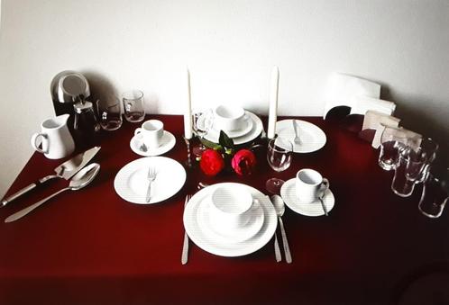 Grote partij hotel servies, glaswerk, bestek, kratten enz, Huis en Inrichting, Keuken | Servies, Gebruikt, Compleet servies, Overige stijlen
