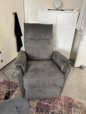 ️ Elektrische Relaxfauteuil ABILDSKOV – Grijs Kunstleer beschikbaar voor biedingen