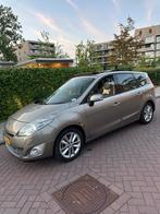 Renault Grand Scenic 2.0 16V - 2009 - 7 stoelen, Auto's, Renault, 4 cilinders, 7 stoelen, Parkeersensor, Bruin