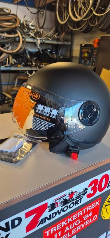 Nieuwe Helm €65  beschikbaar voor biedingen
