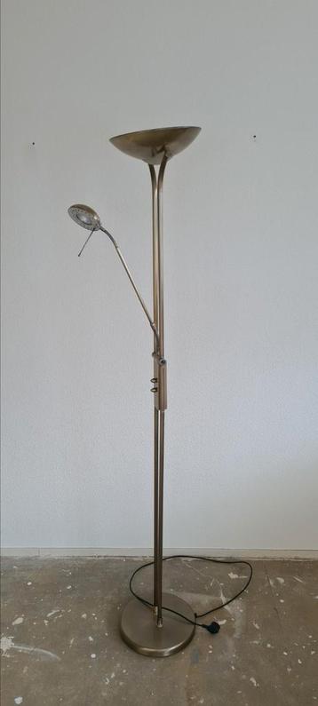 Vloerlamp / leeslamp beschikbaar voor biedingen