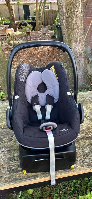 Maxi-Cosi met FamilyFix beschikbaar voor biedingen