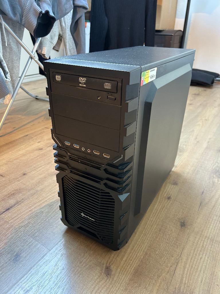 Game PC + 2 Full HD Beelschermen, Gebruikt, Zelfgebouwde PC, 8 GB, Gaming