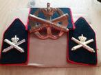 Baretembleem en kraagspiegels: Veld artillerie, Ophalen of Verzenden, Landmacht, Nederland, Embleem of Badge