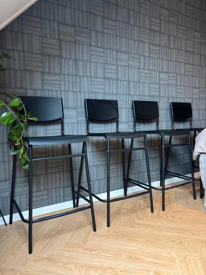 Set van 4 IKEA STIG Barkrukken met Rugleuning – Stapelbaar, Huis en Inrichting, Barkrukken, Gebruikt, 60 tot 90 cm, Metaal, Ophalen
