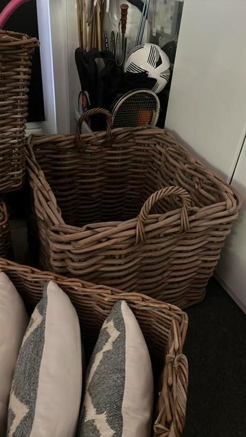 Diverse manden beschikbaar voor biedingen