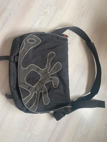Crumpler Meat Smuggler XL 43,2cm (17") computertas beschikbaar voor biedingen