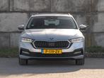 Skoda Octavia Combi 1.0 e-TSI Business Edition | Navi | CarP, Stof, Gebruikt, 23 km/l, Origineel Nederlands