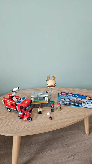 Lego city 60214 brand bij het hamburgerrestaurant  beschikbaar voor biedingen