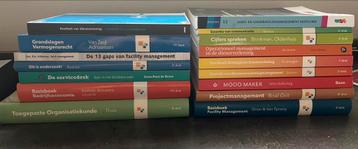 Diverse boeken gebruikt voor  Facility Management beschikbaar voor biedingen