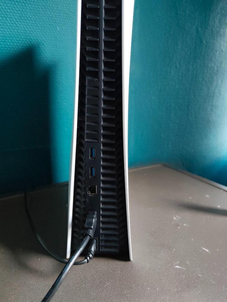 Ps5 bundle + new gaming monitor + 1 controller + 4 games, Spelcomputers en Games, Games | Sony PlayStation 5, Zo goed als nieuw