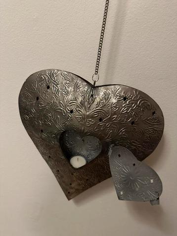 Decoratieve metalen hart lantaarn beschikbaar voor biedingen