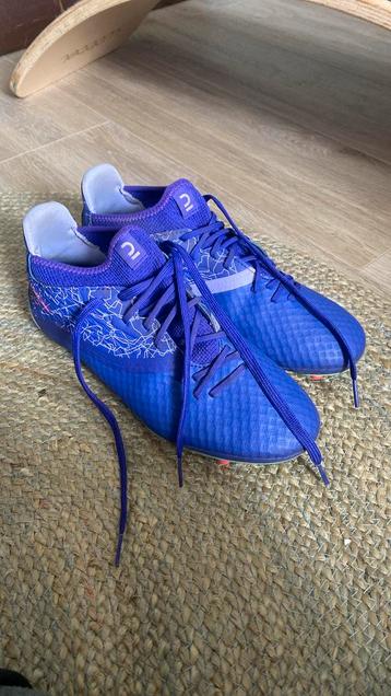 Voetbalschoenen maat 39  beschikbaar voor biedingen