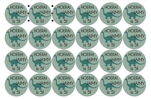 Traktatie bedankjes stickers vel dino, Hobby en Vrije tijd, Stickers en Plaatjes, Nieuw, Sticker, Ophalen of Verzenden