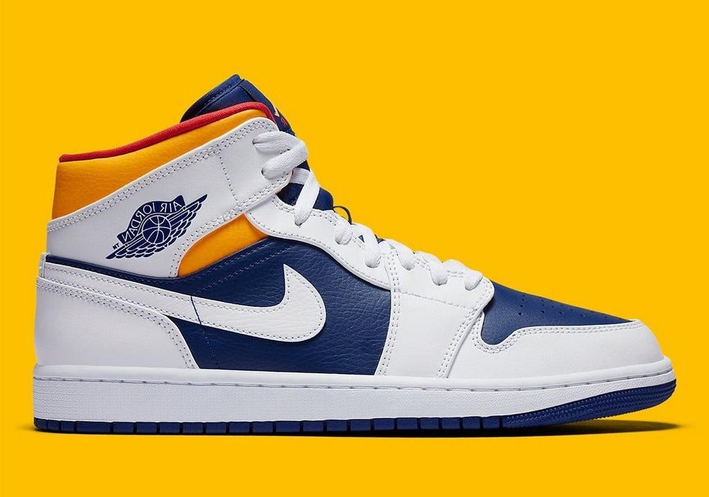 Air Jordan 1 Mid White Laser Orange Deep Royal Blue

Maat 44, Ophalen of Verzenden, Nieuw, Blauw