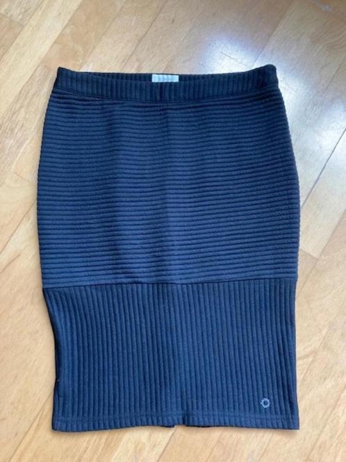 diepzwarte rok Numph, Kleding | Dames, Rokken, Gedragen, Maat 38/40 (M), Zwart, Knielengte, Verzenden