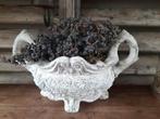 Brocante oorvaas met dadeltak  stenen vaas tuinvaas pot, Ophalen