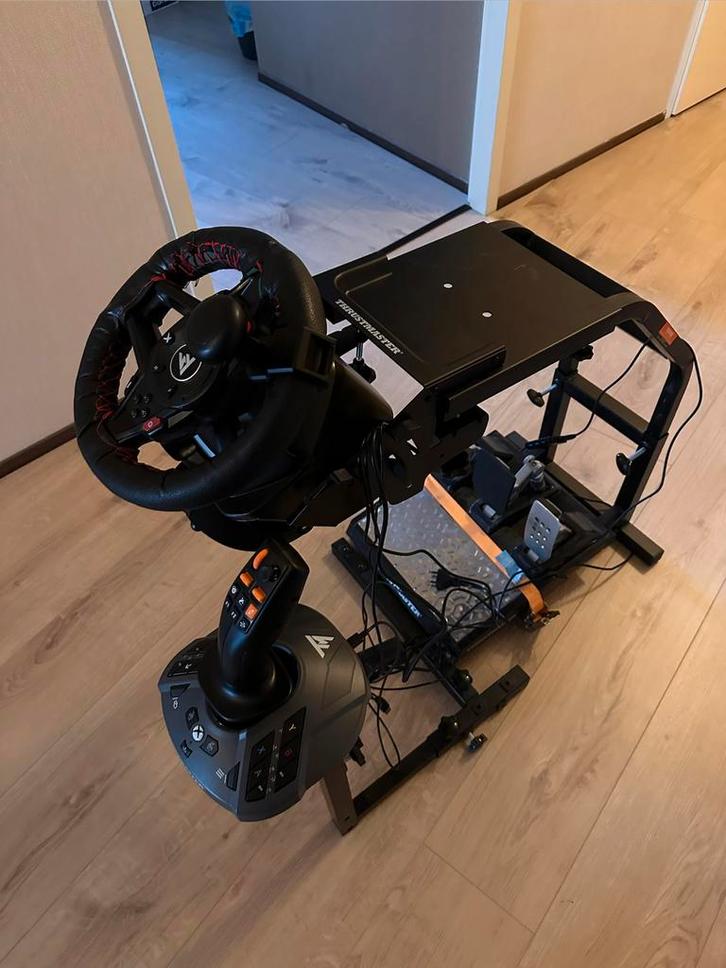 Thrustmaster racing simulator set, Spelcomputers en Games, Spelcomputers | Overige, Zo goed als nieuw, Ophalen