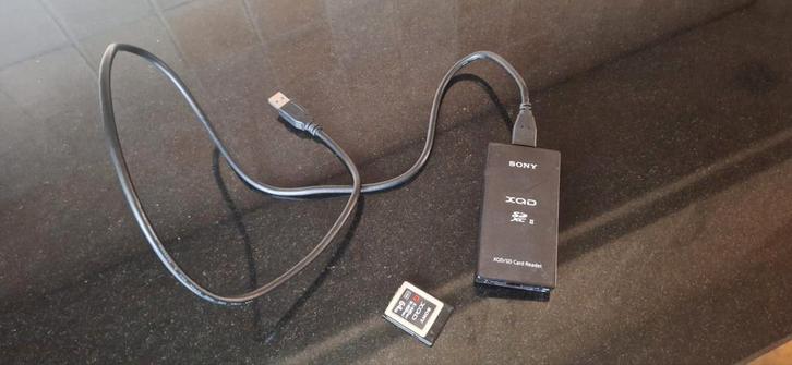 Sony XQD Reader + XQD 64 GB kaart, Audio, Tv en Foto, Fotografie | Digitale fotolijsten, Gebruikt, Kleiner dan 8 inch, 2 GB of meer