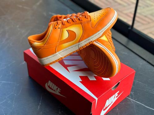 Nike Dunk low magma orange (42,5), Kleding | Heren, Schoenen, Nieuw, Sneakers of Gympen, Overige kleuren, Ophalen of Verzenden
